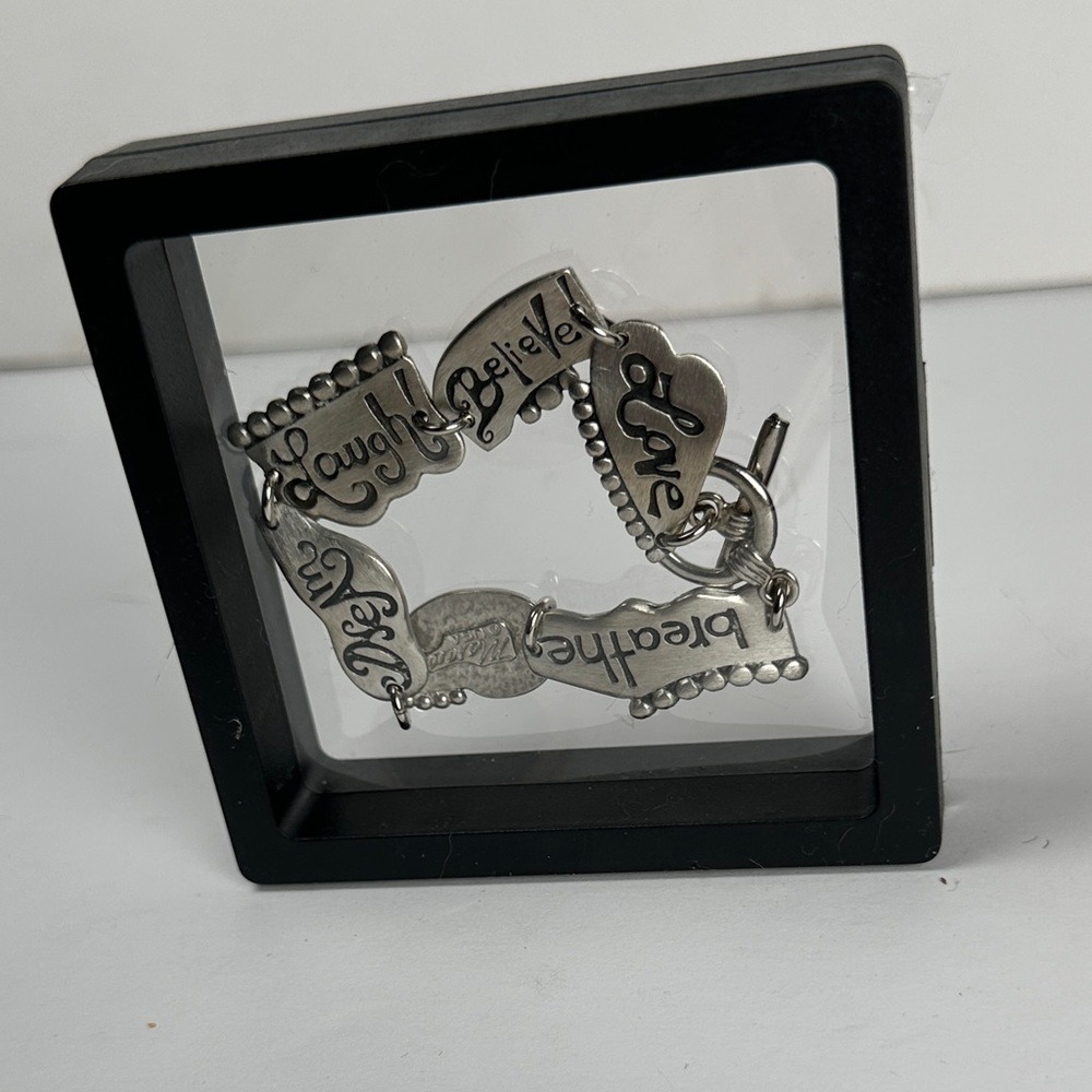 Marcie USA Pewter Charm Bracelet Faith Love Believe Laugh Breathe Toggle Y2K - Picture 9 of 9